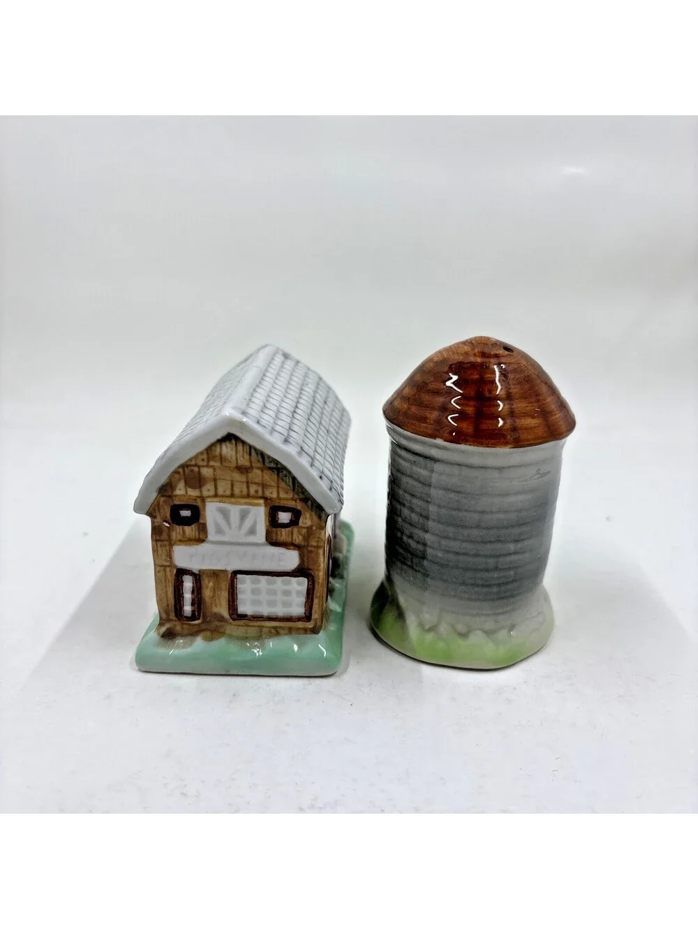 Vintage Barn And Silo Salt And Pepper Shakers RARE Version